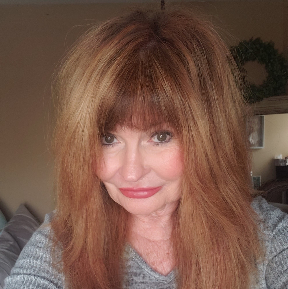 Meet your Posher, Debi